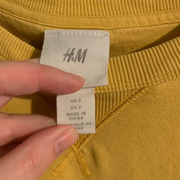 Yellow oversized sweater - Picture 2 of 2